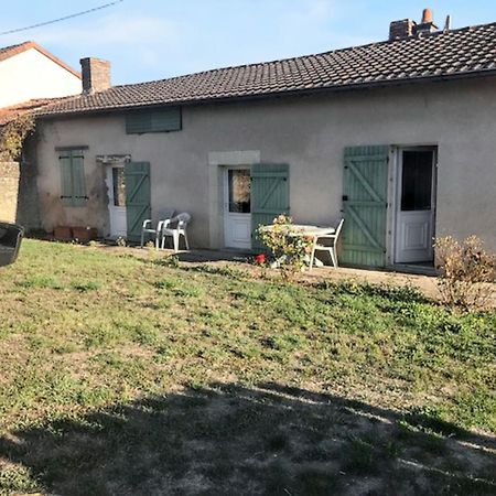 Charmante Maison A Mouterre-Silly Avec Jardin Et Terrasse Zewnętrze zdjęcie